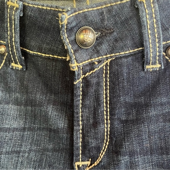 Ariat Real Mid-Rise Blue Boot Cut Jeans with Medium Wash Large Stitching - Picture 5 of 13